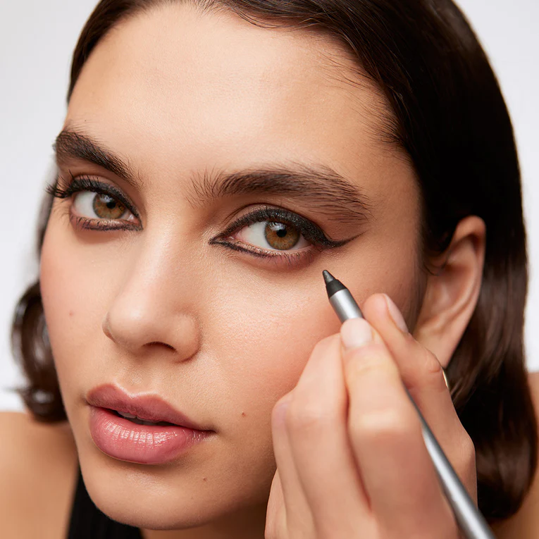 Final 3 hours 50% off:🌸 Longwear Eyeliner - Lightweight and Waterproof